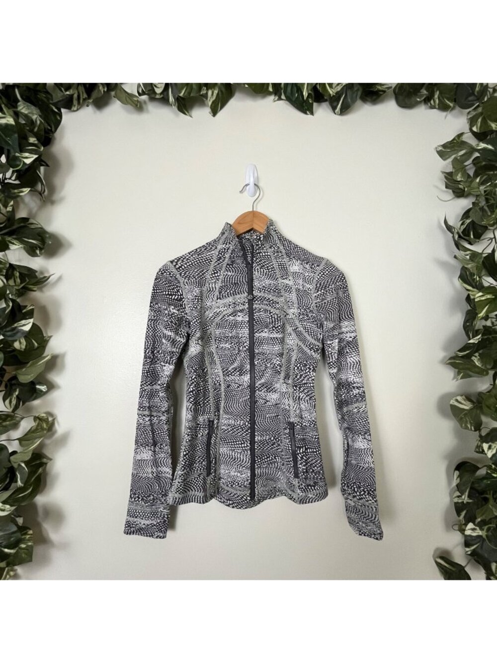 Lululemon Athletic Define Full Zip Jacket Luon Swerve Metal Grey Women’s Size 4